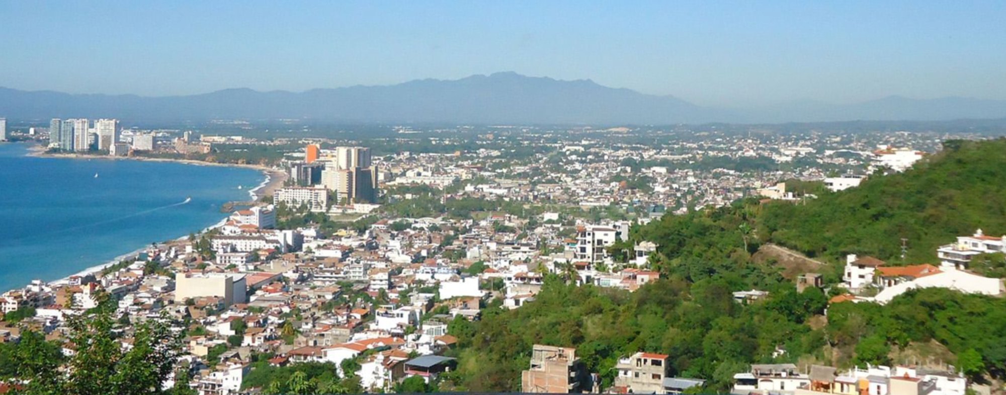 El Xiuhtepetl detrás de la ciudad de Puerto Vallarta